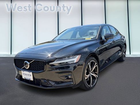 Certified 2025 Volvo S60 B5 Plus AWD/4WD image 9