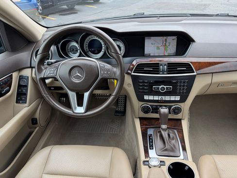 Used 2013 Mercedes-Benz C 300 4MATIC Sedan image 16