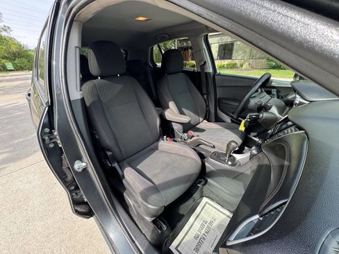 Used 2020 Chevrolet Trax LS w/ Tint and Cruise Package AWD/4WD image 18