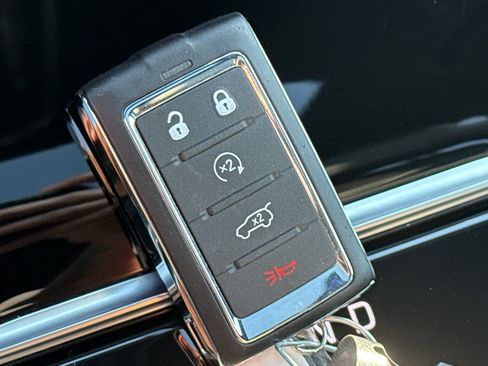 Used 2024 Jeep Grand Cherokee Altitude AWD/4WD image 36