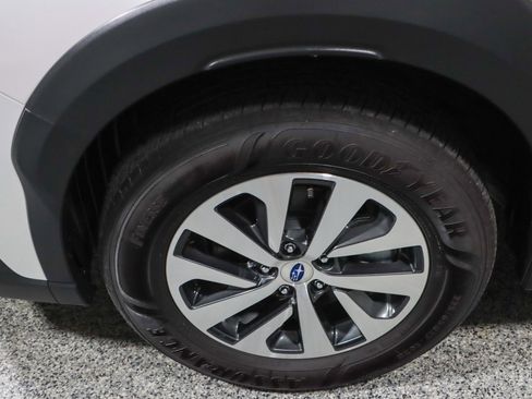 Used 2023 Subaru Outback Premium image 11