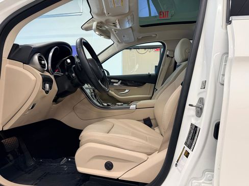 Used 2019 Mercedes-Benz GLC 300 image 17