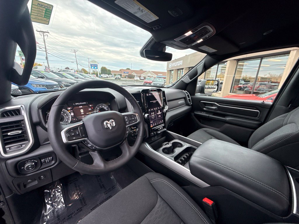 Used 2025 RAM 1500 Big Horn AWD/4WD image 17