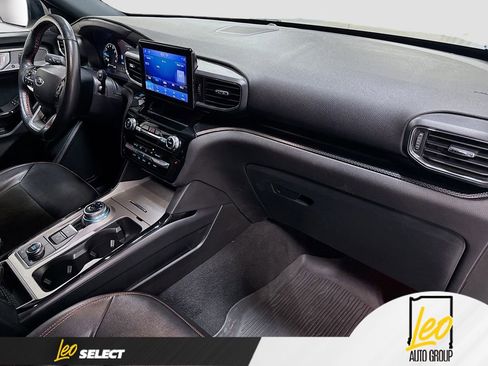 Used 2023 Ford Explorer ST-Line w/ Class IV Trailer Tow Package image 32