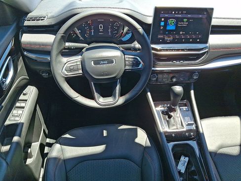 Used 2025 Jeep Compass Trailhawk AWD/4WD image 20
