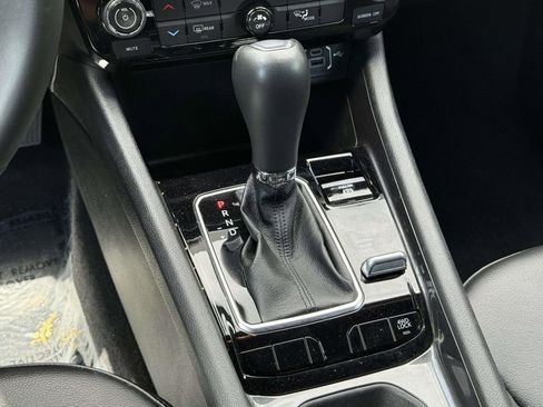 Used 2023 Jeep Compass Latitude image 17