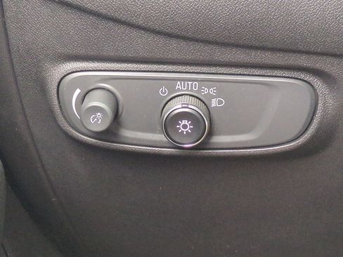 Certified 2024 Chevrolet Equinox LS w/ LS Convenience Package image 17