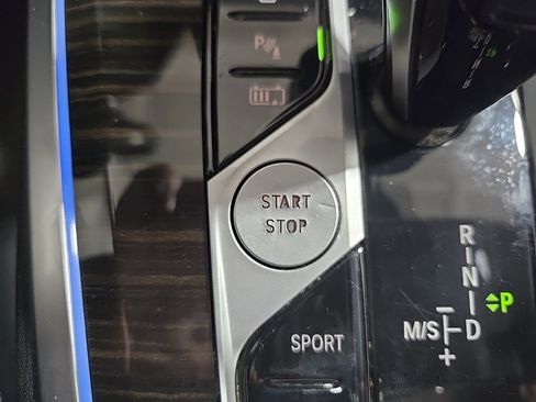 Used 2023 BMW X5 xDrive45e image 13