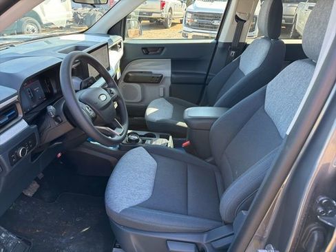 Certified 2025 Ford Maverick XLT image 11