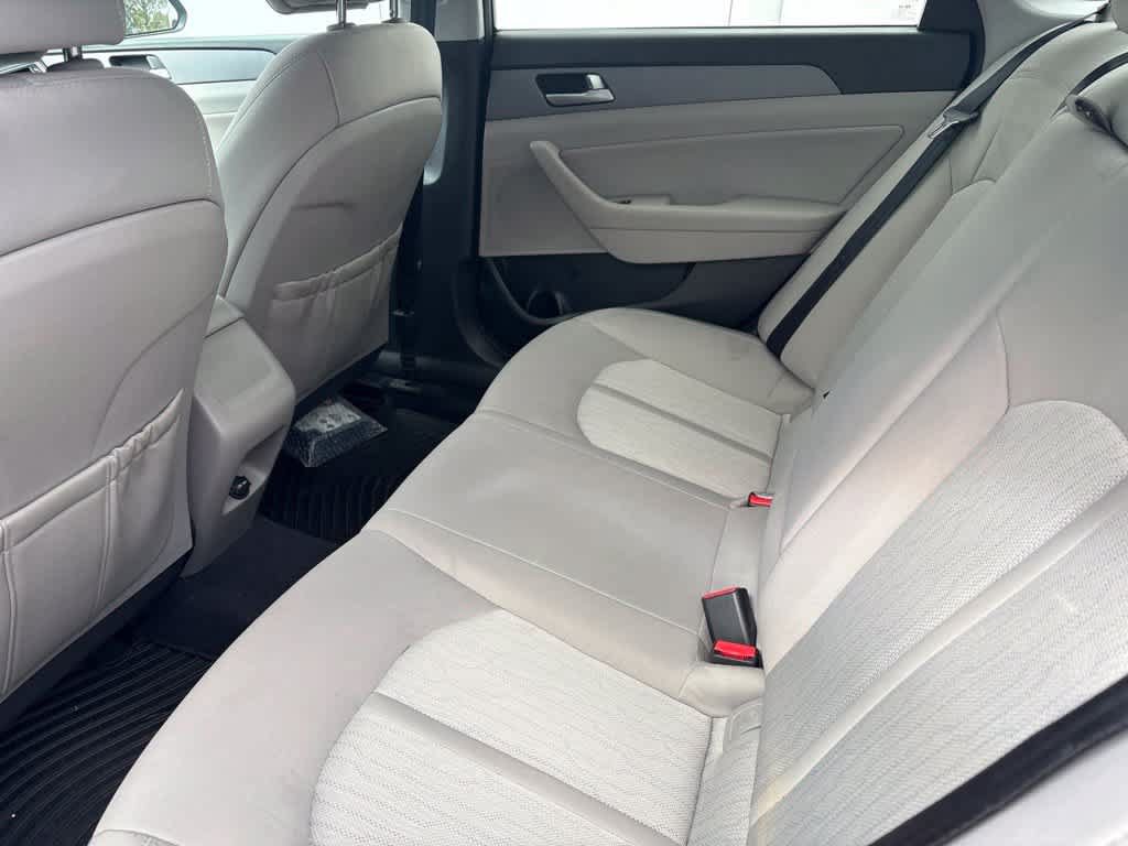 Used 2017 Hyundai Sonata SE FWD image 6