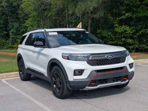 Certified 2022 Ford Explorer Timberline w/ Timberline Technology Package AWD/4WD image 2