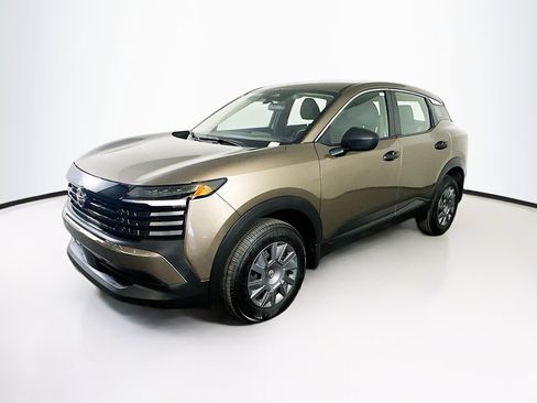 Used 2025 Nissan Kicks S image 3