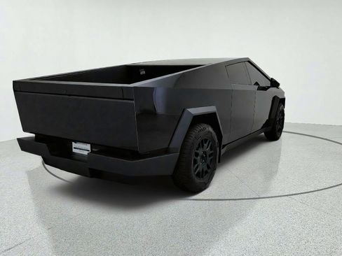 Used 2025 Tesla Cybertruck 2WD Crew Cab image 9