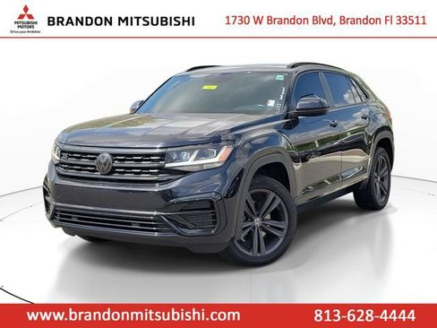 Used 2021 Volkswagen Atlas Cross Sport SE w/ Panoramic Sunroof Package FWD image 2