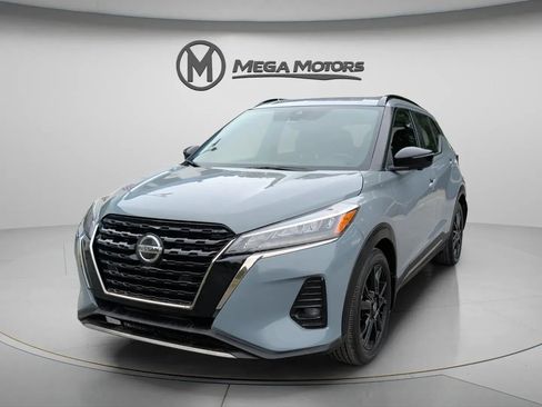 Used 2021 Nissan Kicks SR FWD image 1