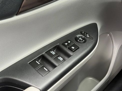 Used 2017 Honda Accord EX-L image 40