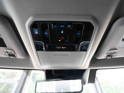 Used 2023 Toyota Tundra Limited AWD/4WD image 18