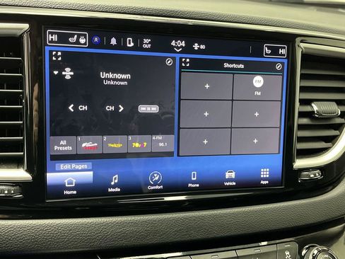 Used 2024 Chrysler Pacifica Touring-L FWD image 18