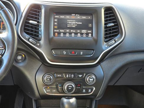 Used 2021 Jeep Cherokee Latitude Plus image 15