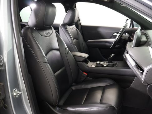 Used 2024 Cadillac XT4 Premium Luxury image 30
