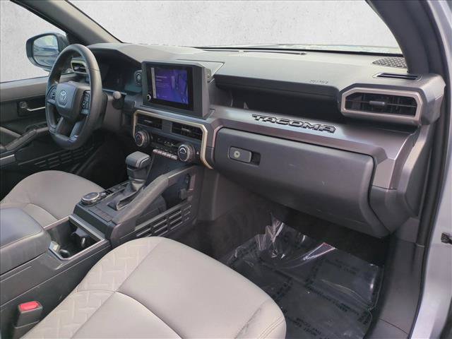 Used 2025 Toyota Tacoma SR5 AWD/4WD image 20