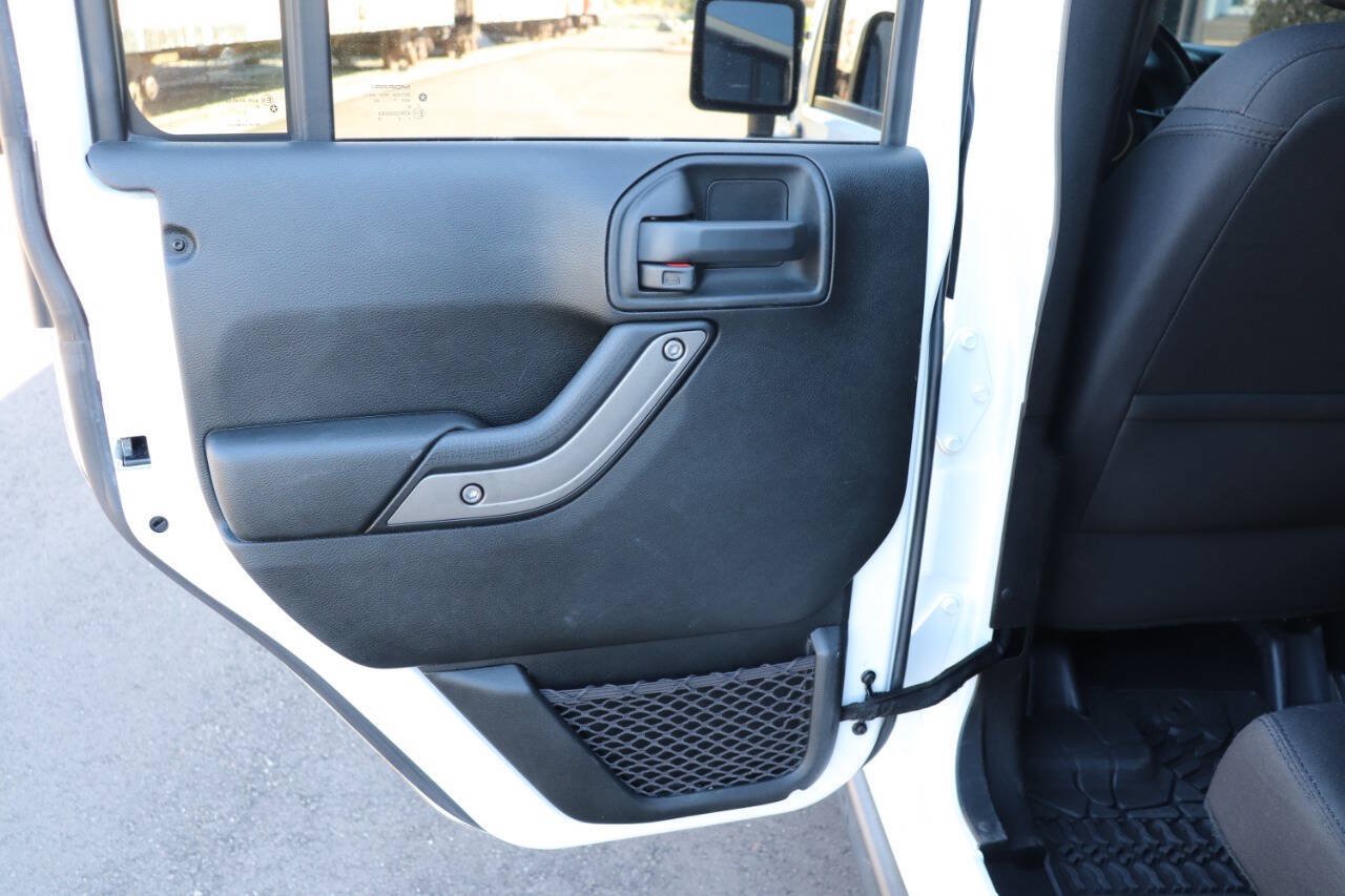 Used 2018 Jeep Wrangler Unlimited Sport S AWD/4WD image 37