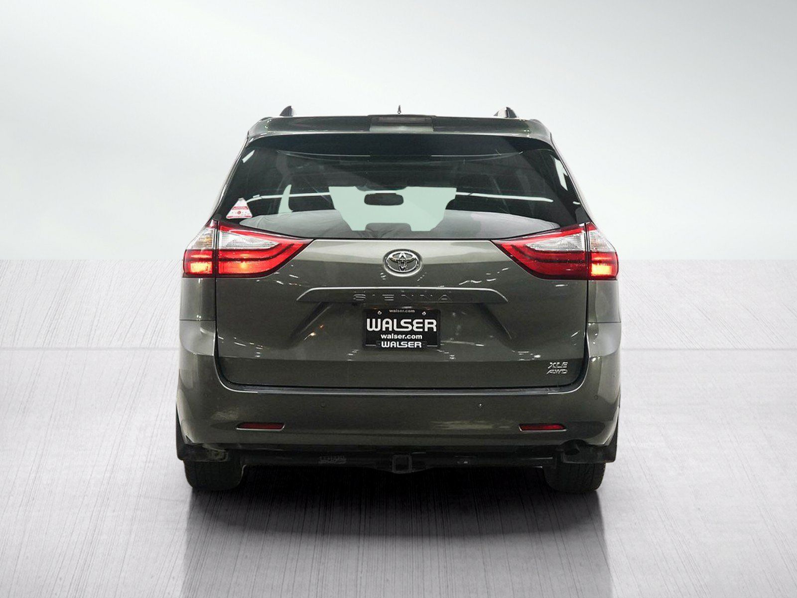 Used 2019 Toyota Sienna XLE Premium w/ Outdoor Package AWD/4WD image 4