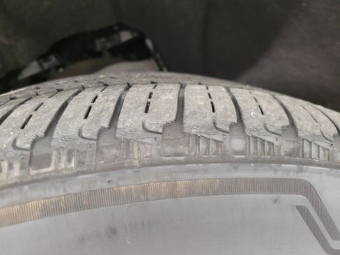 Certified 2023 Cadillac Escalade Premium Luxury w/ Performance Package image 5