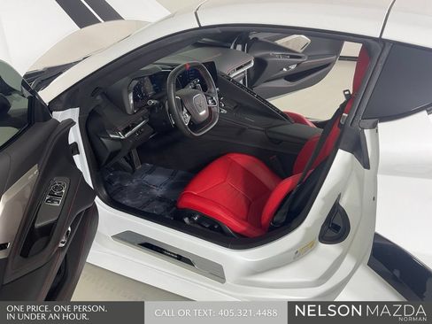 Used 2022 Chevrolet Corvette Stingray Premium Cpe w/ Z51 Performance Package RWD image 12