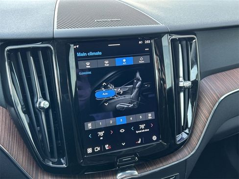 Certified 2023 Volvo XC60 B5 Plus w/ Climate Package image 21