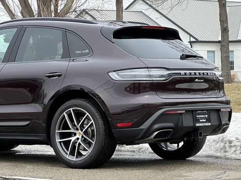 Certified 2025 Porsche Macan image 9