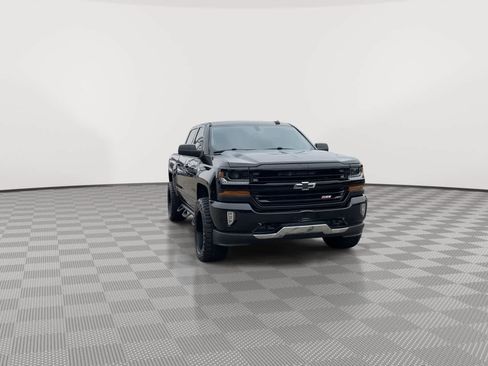 Used 2017 Chevrolet Silverado 1500 LT w/ All Star Edition AWD/4WD image 3
