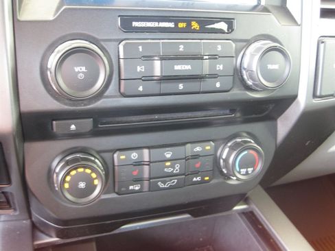 Used 2017 Ford F150 XLT w/ Equipment Group 302A Luxury RWD image 17