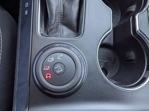 Used 2017 Ford Explorer Limited image 19