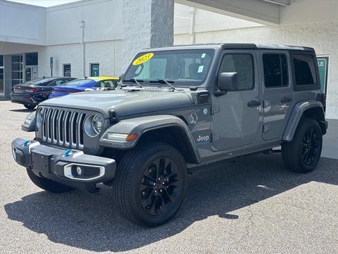 Used 2023 Jeep Wrangler Unlimited Sahara w/ Cold Weather Group AWD/4WD image 23