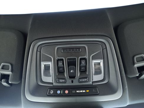 Used 2024 Chevrolet Silverado 1500 High Country AWD/4WD image 25