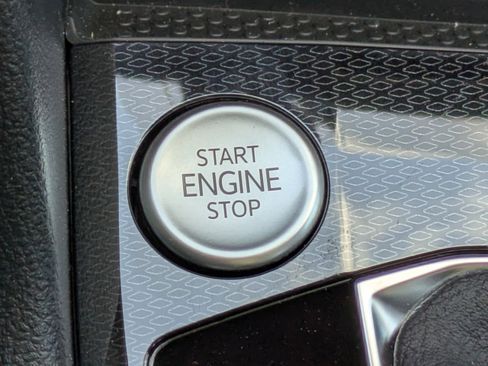 New 2026 Volkswagen Taos SE image 30