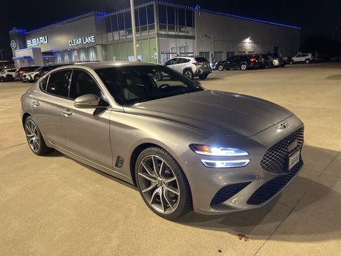 Used 2023 Genesis G70 2.0T image 3