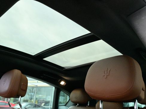 Certified 2018 Maserati Levante image 33