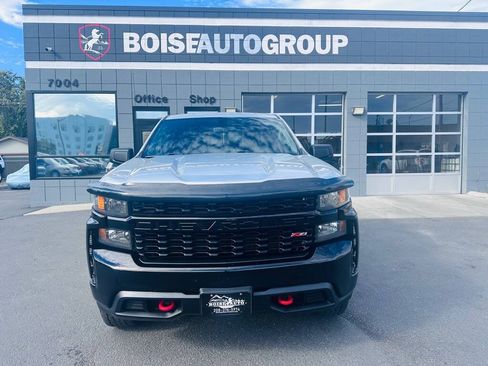 Used 2020 Chevrolet Silverado 1500 Custom Trail Boss w/ Custom Convenience Package AWD/4WD image 2