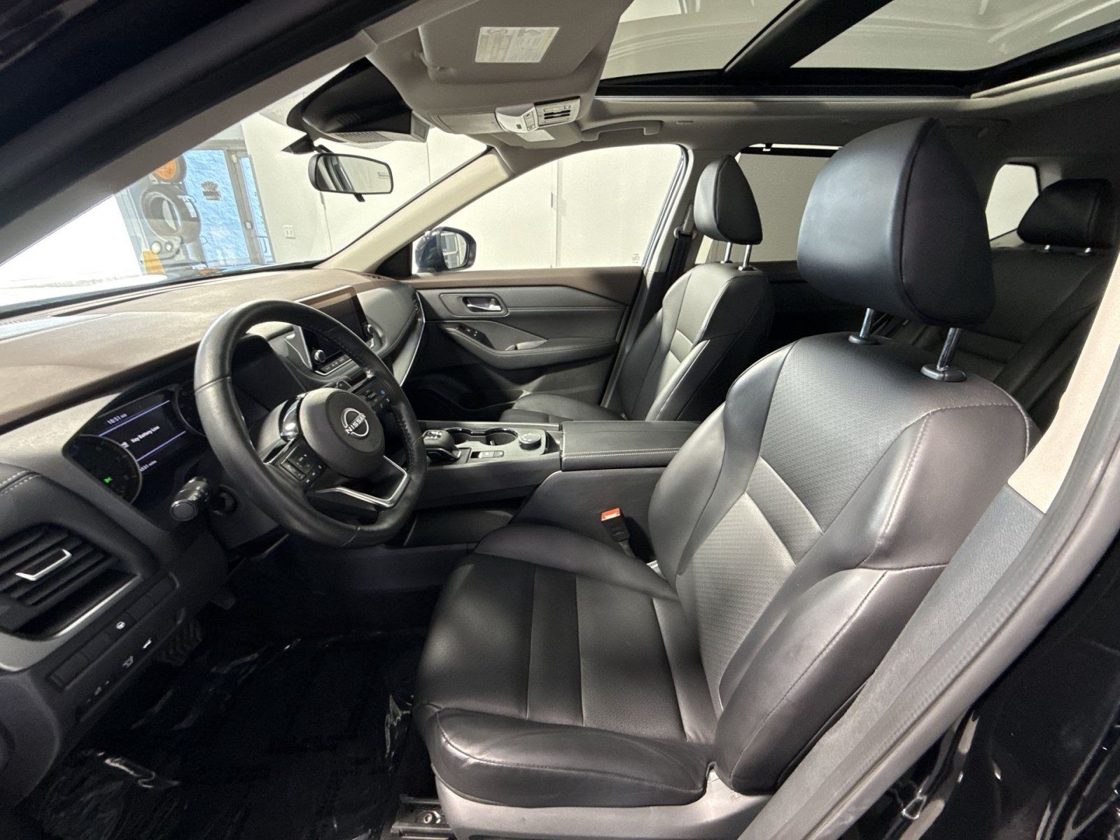 Used 2023 Nissan Rogue SV w/ SV Premium B Package AWD/4WD image 14