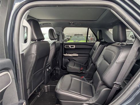 Used 2022 Ford Explorer XLT w/ Equipment Group 202A image 15