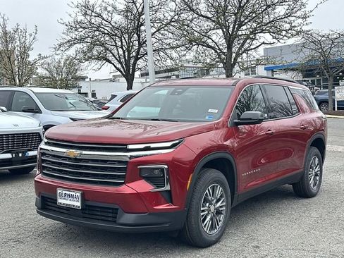 New 2026 Chevrolet Traverse LT FWD image 5