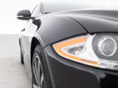 Used 2015 Jaguar XJ RWD image 11