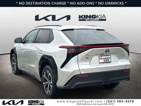 Used 2023 Toyota bZ4X XLE w/ Weather Package image 25