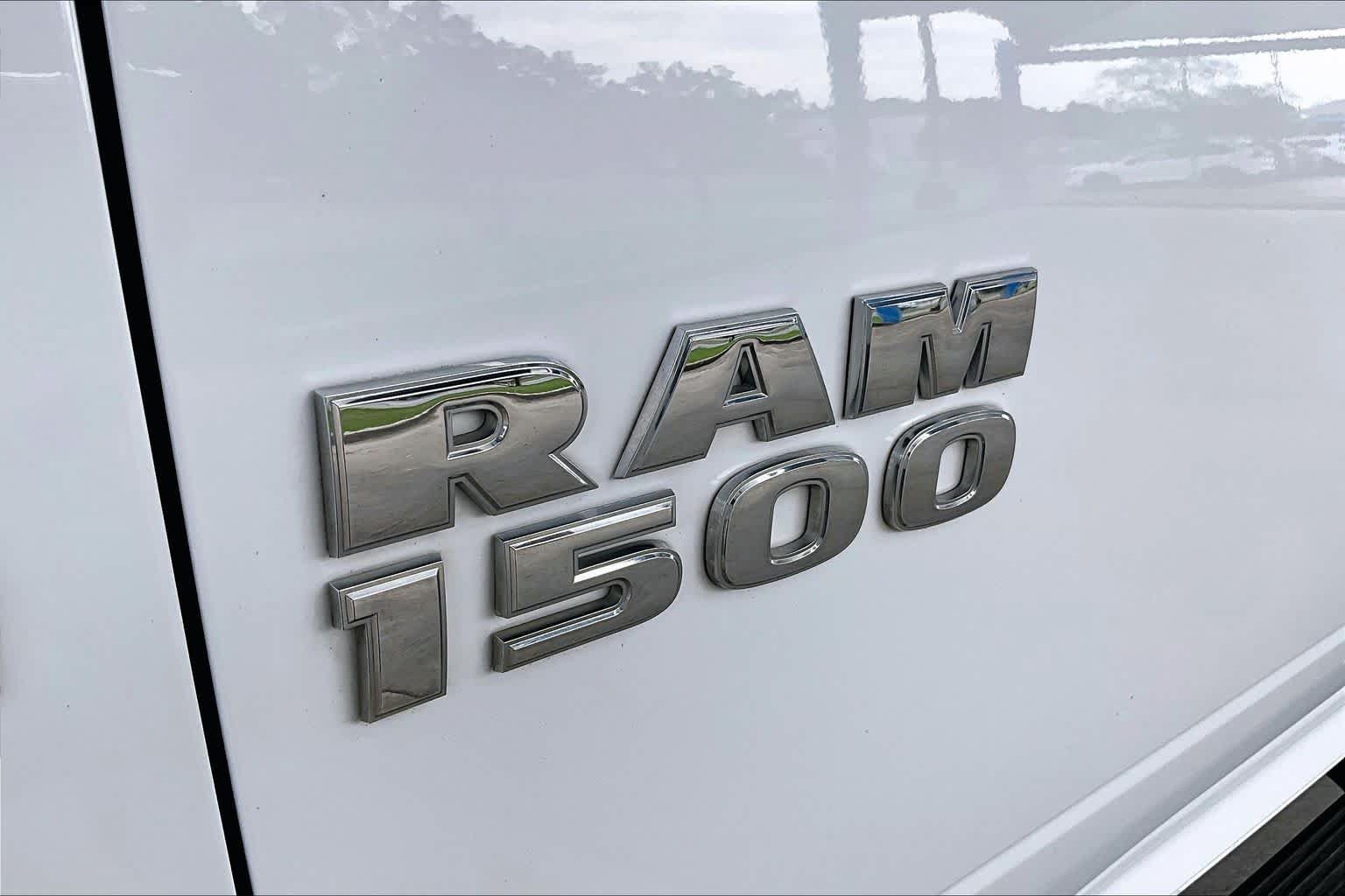 Used 2016 RAM 1500 Express RWD image 28