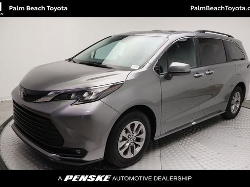 Used 2026 Toyota Sienna XLE FWD image 1