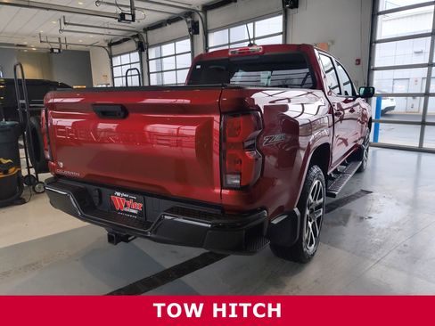 Used 2023 Chevrolet Colorado Z71 w/ Z71 Convenience Package 2 image 4