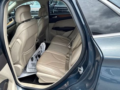 Used 2019 Lincoln MKC Select w/ Select Plus Package AWD/4WD image 15