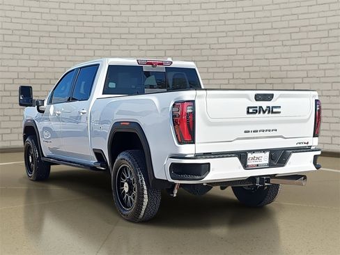 Used 2025 GMC Sierra 2500 AT4 w/ AT4 Premium Plus Package image 7